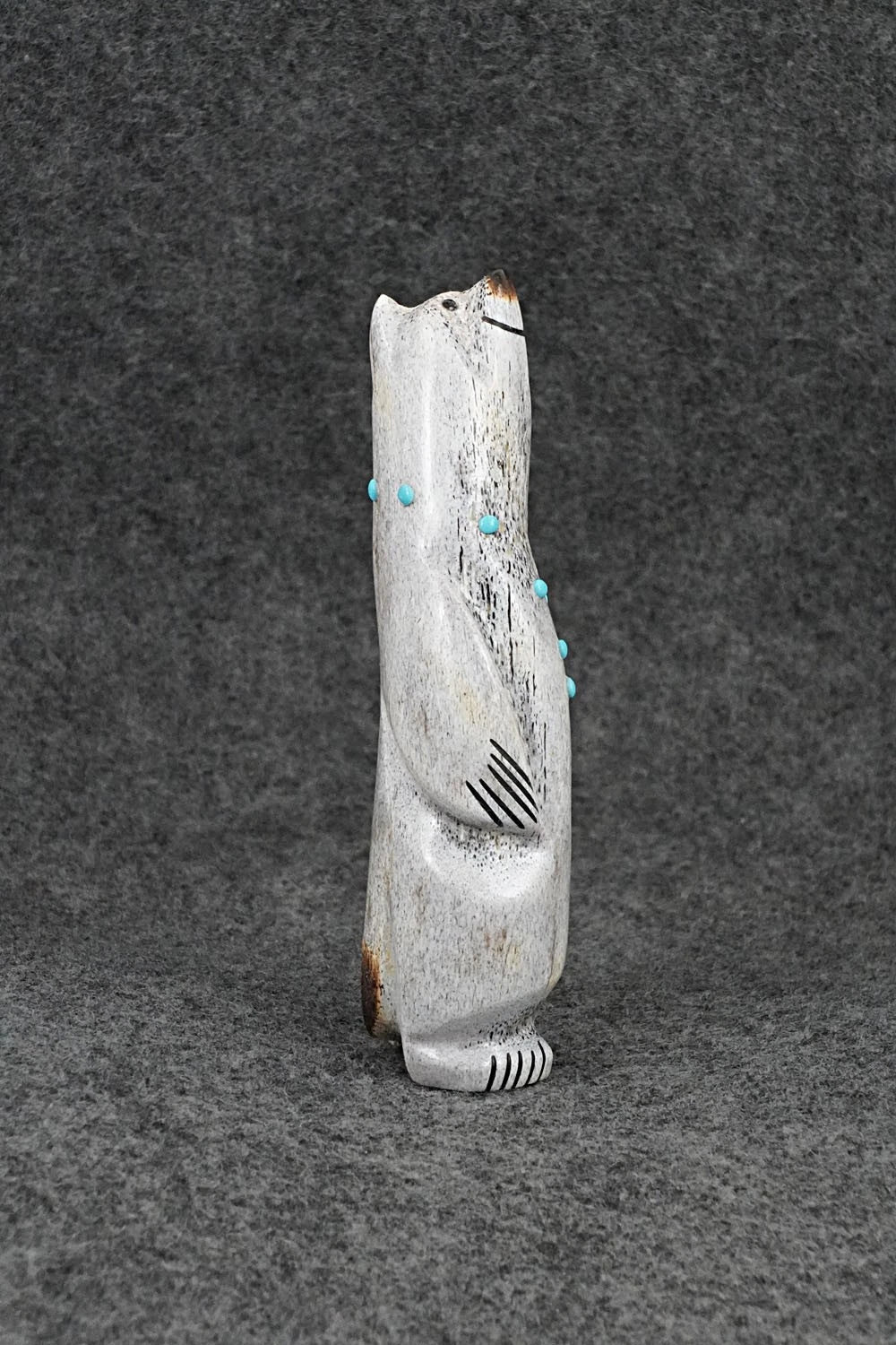 Bear Zuni Fetish Carving - Claudia Peina