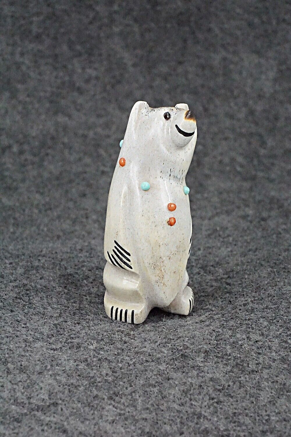 Bear Zuni Fetish Carving - Claudia Peina