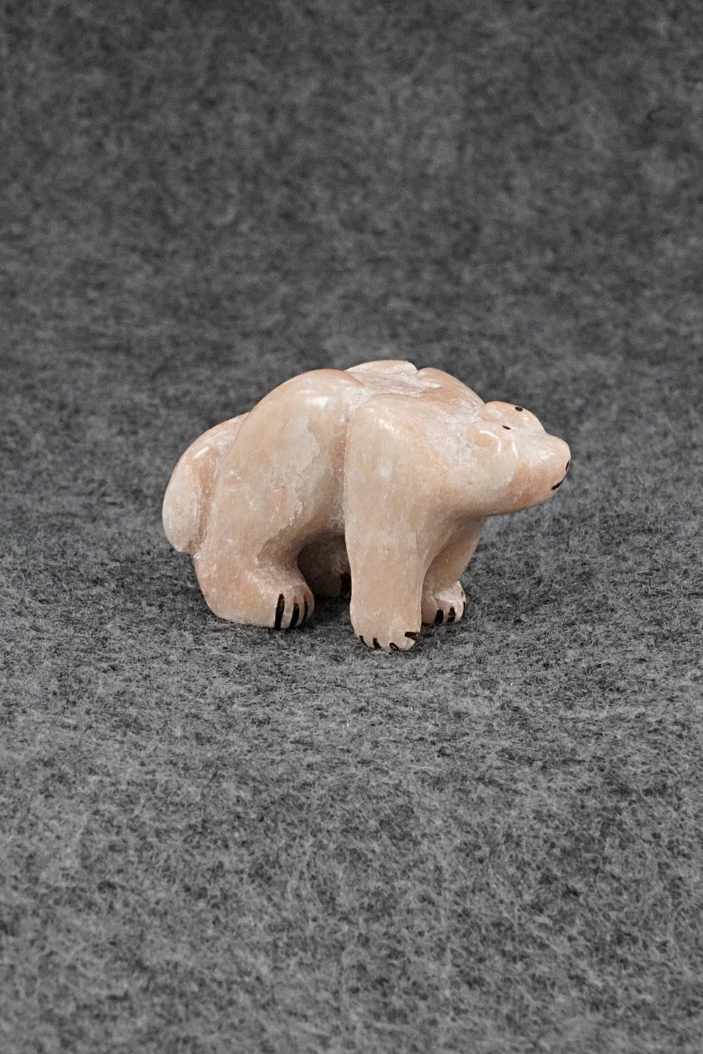 Bear Zuni Fetish Carving - Rick Kallestewa