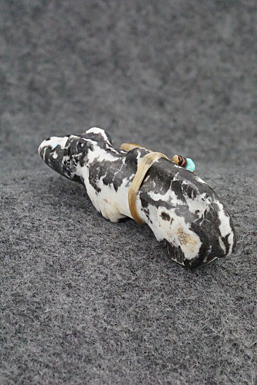 Mountain Lion Zuni Fetish Carving - Peter Gasper