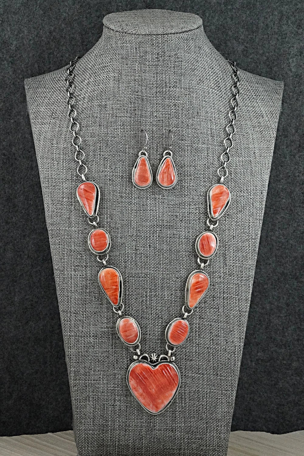 Spiny Oyster & Sterling Silver Necklace and Earrings Set - Bobby Johnson