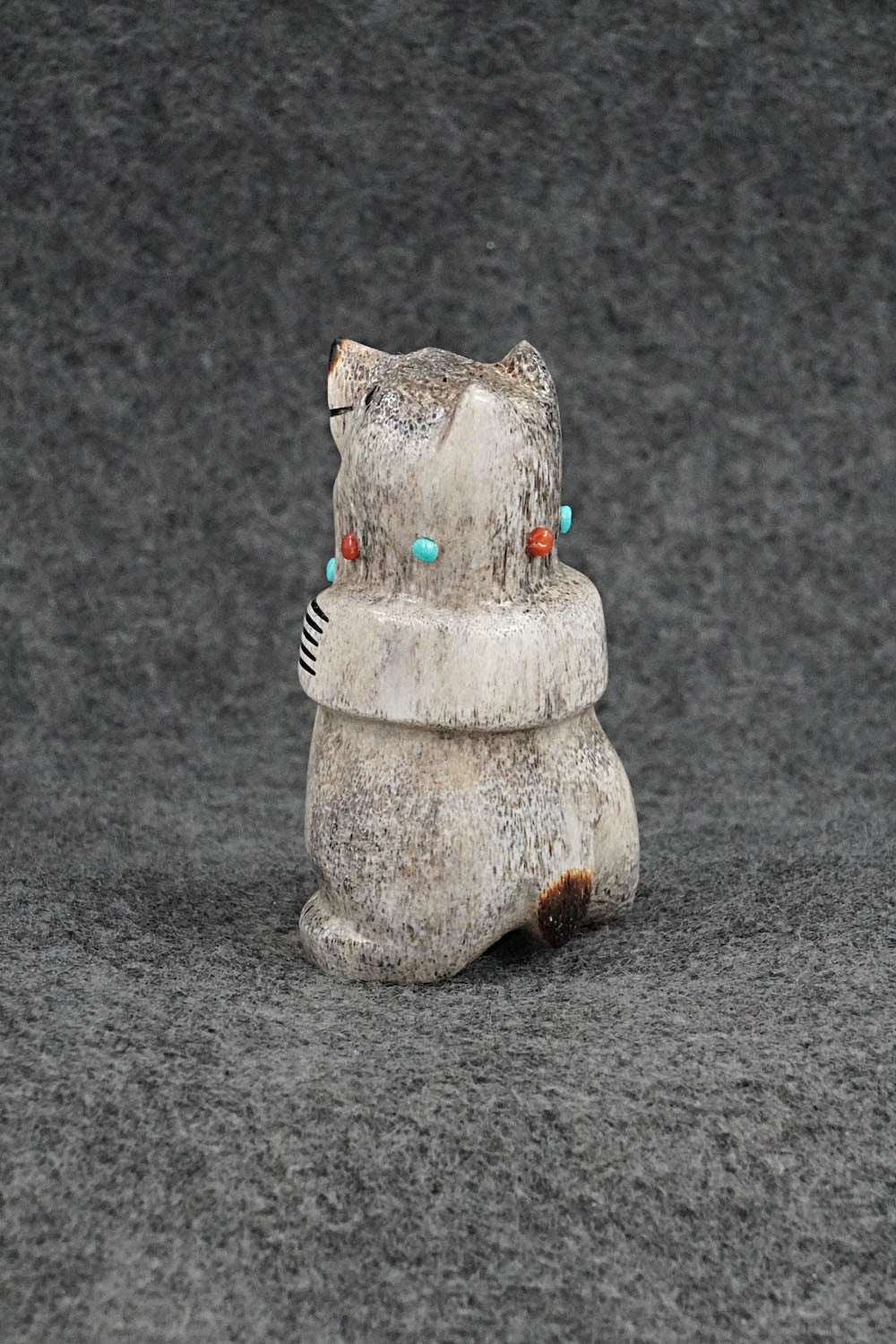 Bear Zuni Fetish Carving - Claudia Peina