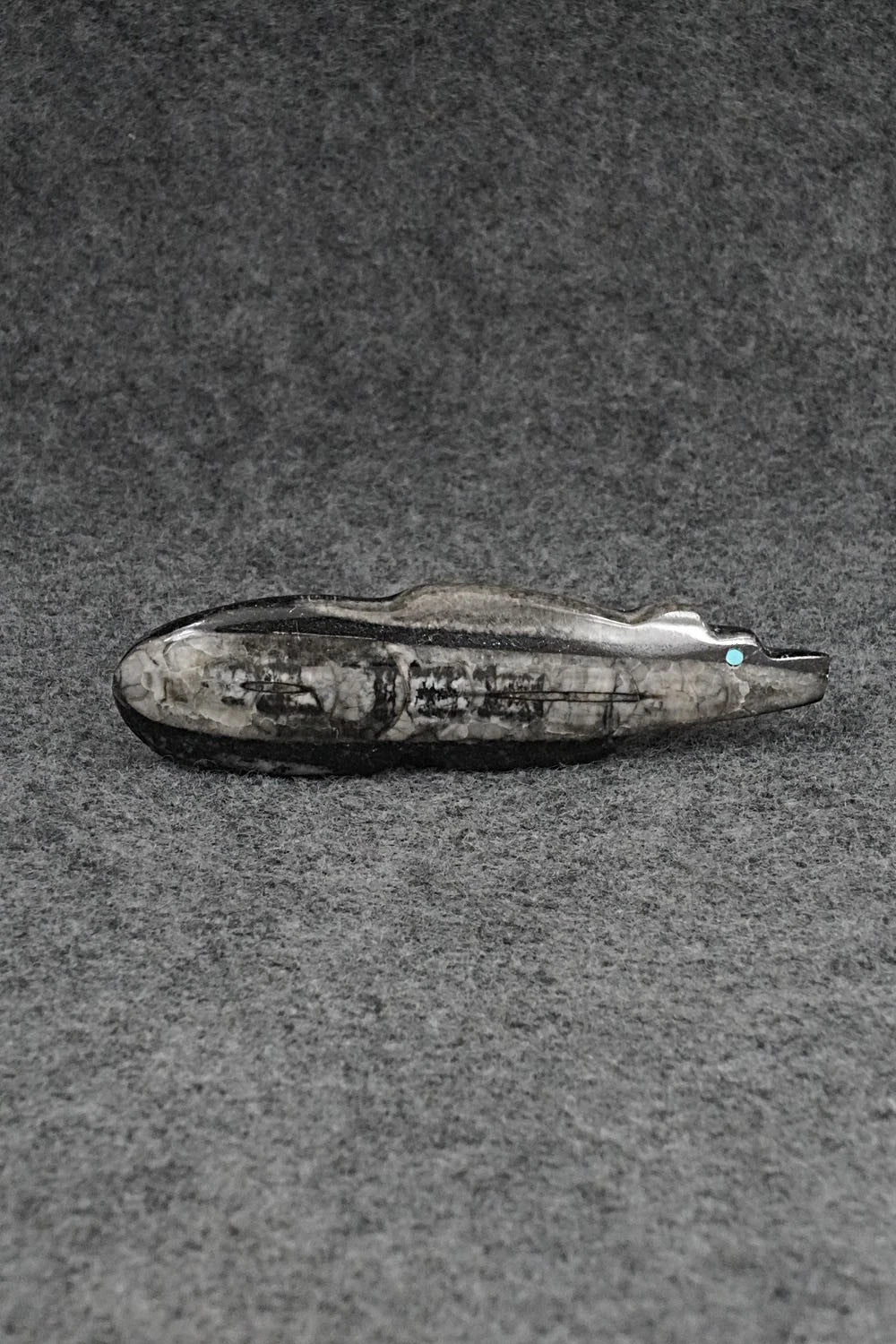 Bear Zuni Fetish Carving - Bernard Laiwakete