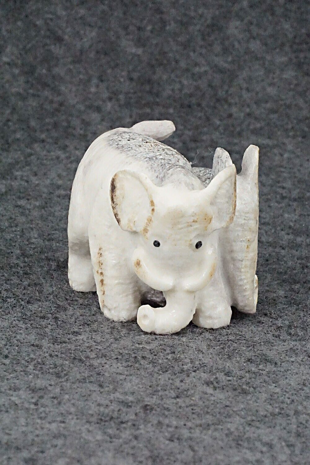 Elephants Zuni Fetish Carving - Maxx Laate