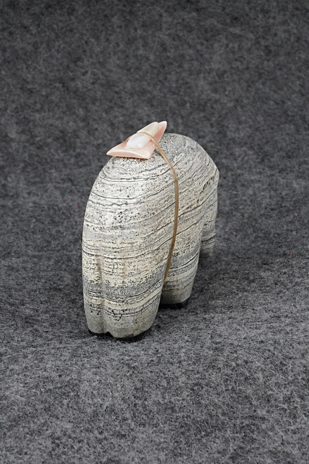 Bear Zuni Fetish Carving - Delvin Leekya