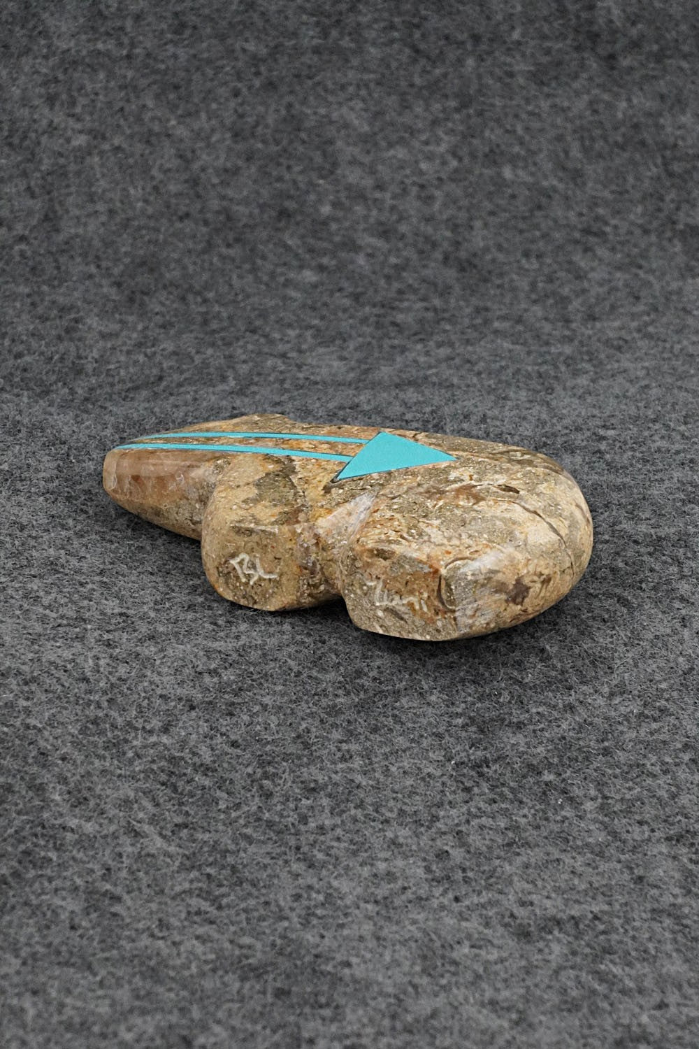 Bear Zuni Fetish Carving - Bernard Laiwakete