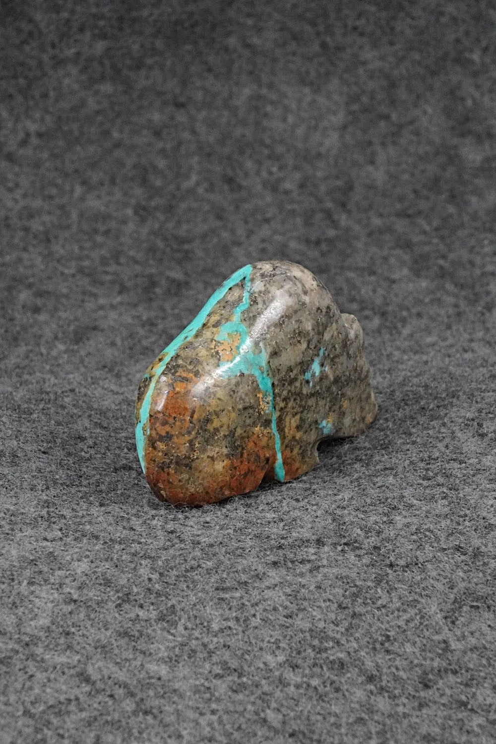 Bear Zuni Fetish Carving - Abby Panteah Quam