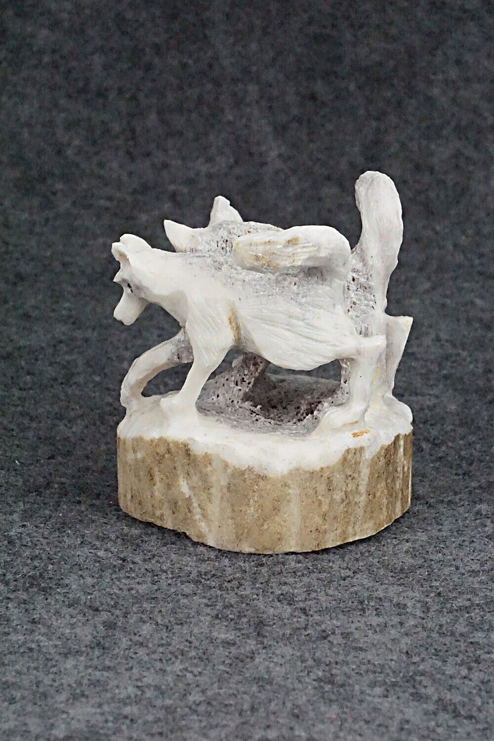Wolf Zuni Fetish Carving - Lewis Malie Jr.