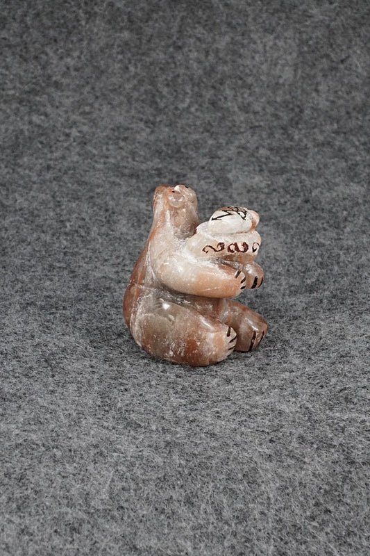 Bear Zuni Fetish Carving - Rick Kallestewa