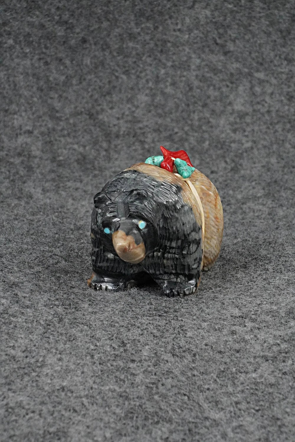 Bear Zuni Fetish Carving - Farlan & Paulette Quam