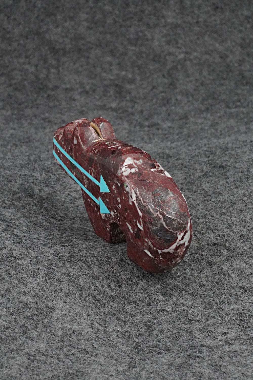 Bear Zuni Fetish Carving - Bernard Laiwakete