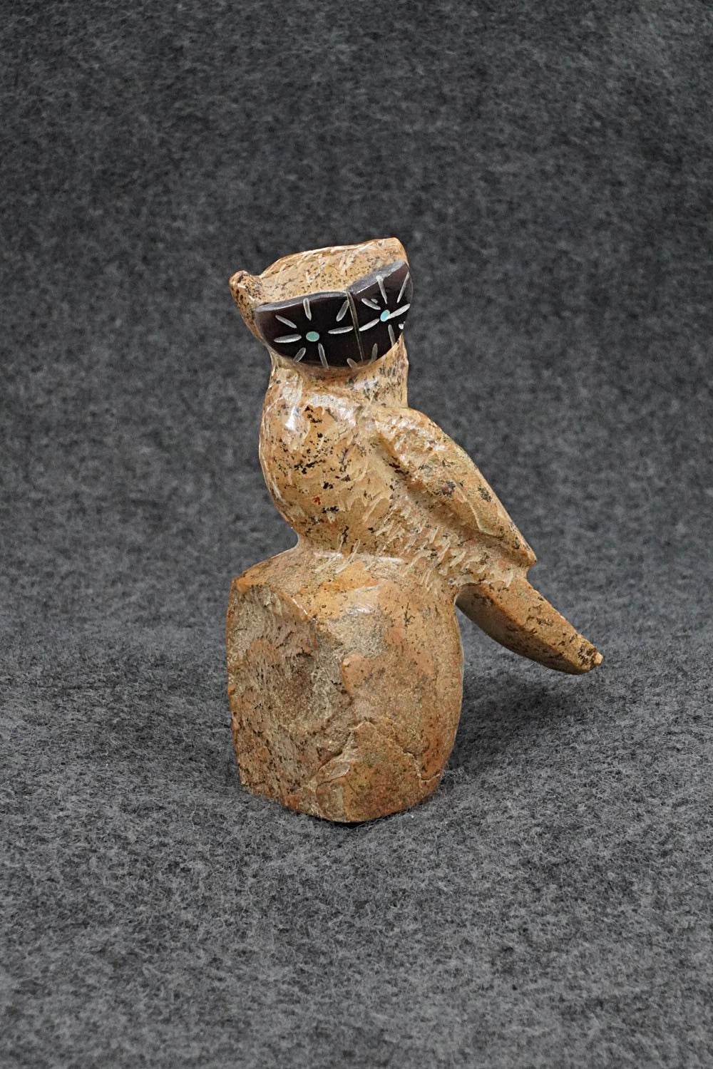 Owl Zuni Fetish Carving - Freddie Leekya