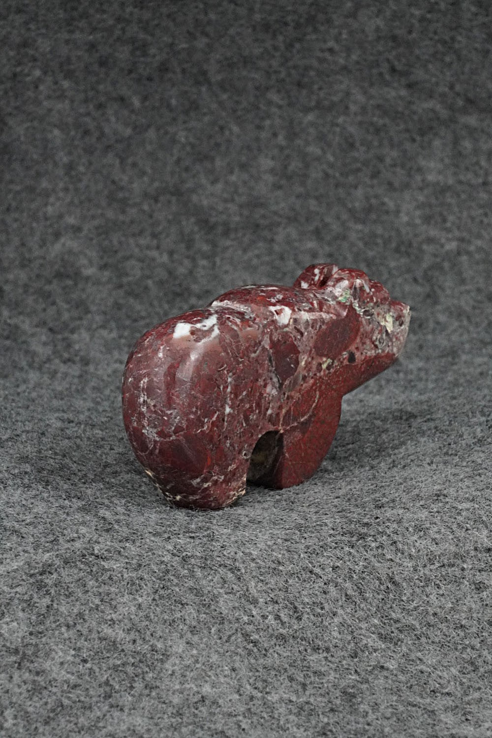 Bear Zuni Fetish Carving - Bernard Laiwakete