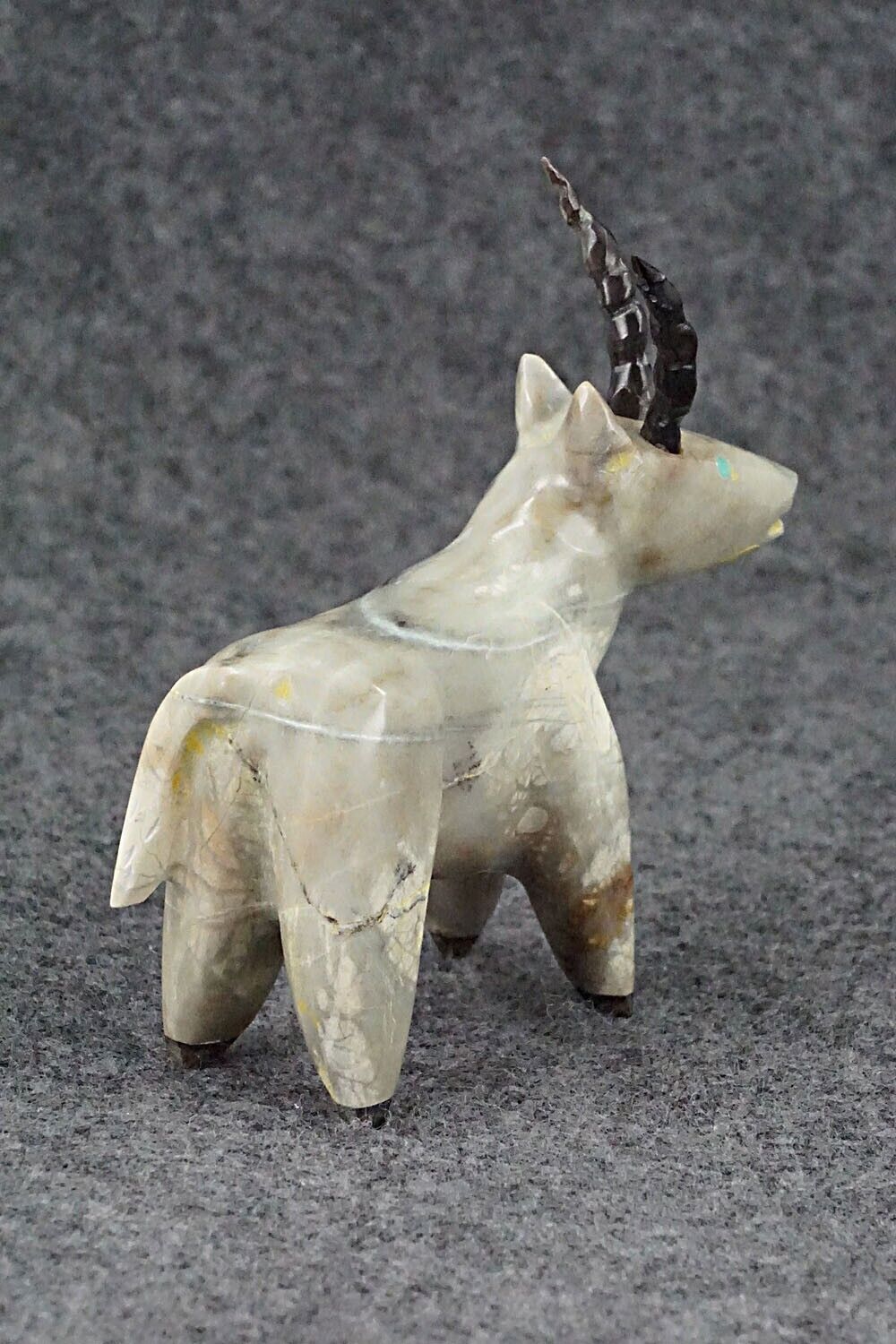 Oryx Zuni Fetish Carving - Enrike Leekya
