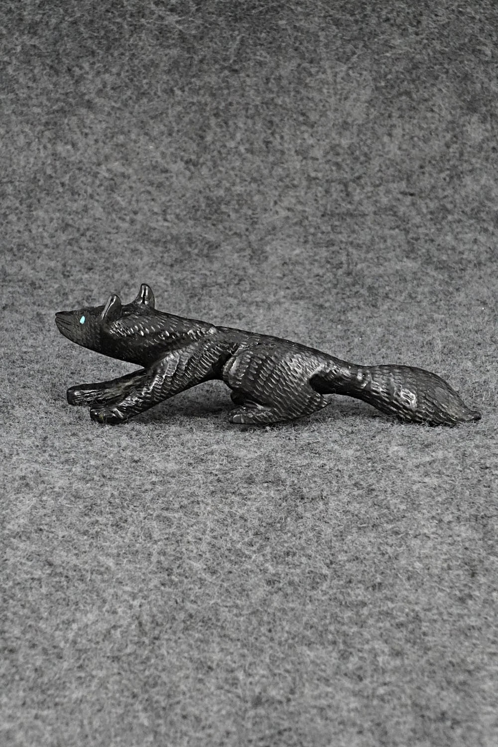 Wolf Zuni Fetish Carving - Lance Cheama