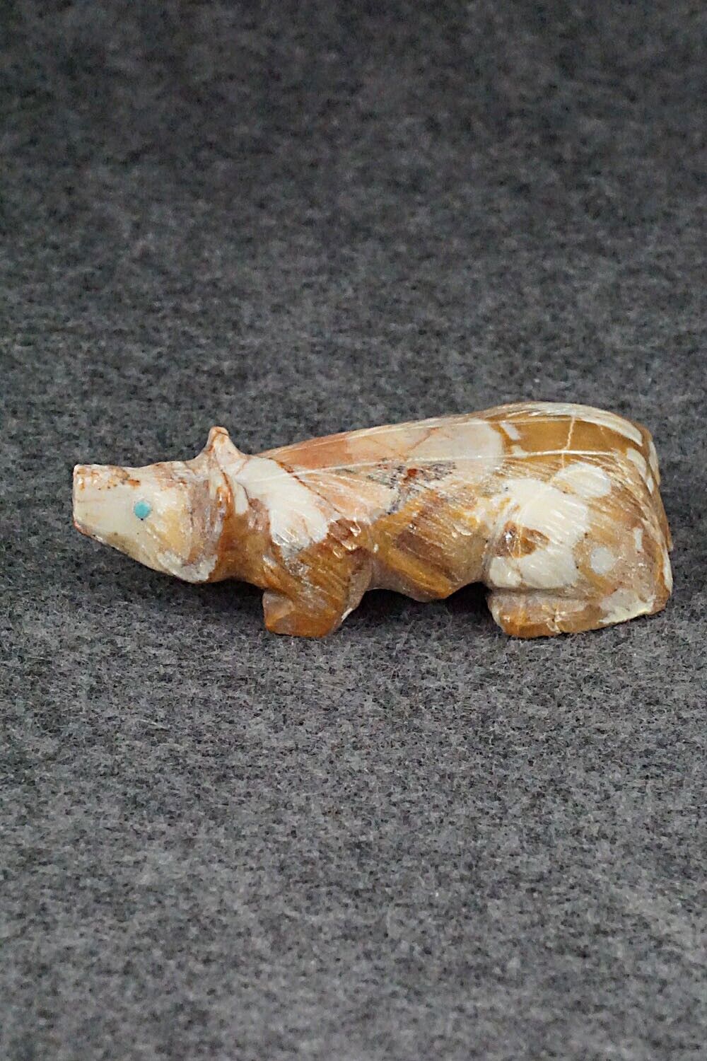 Badger Zuni Fetish Carving - Derrick Kaamasee