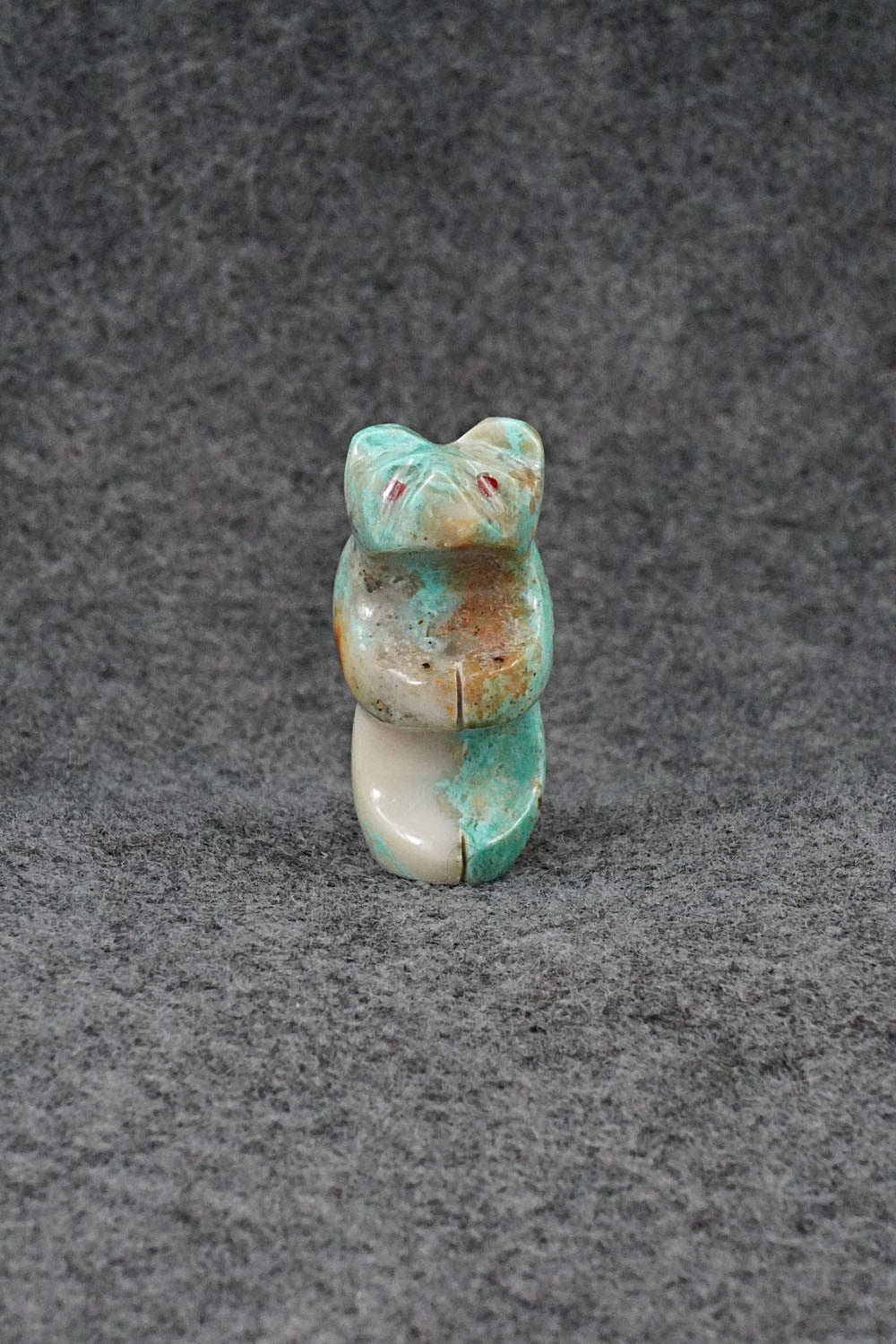 Bear Zuni Fetish Carving - Kenric Laiwakete