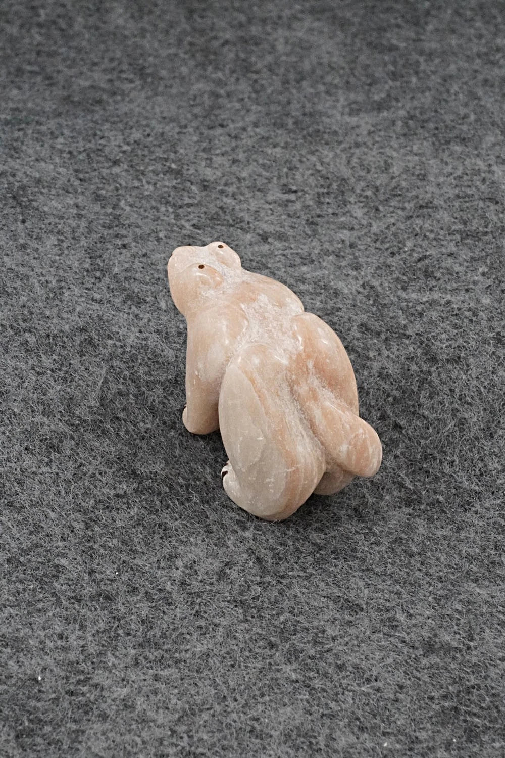 Bear Zuni Fetish Carving - Rick Kallestewa