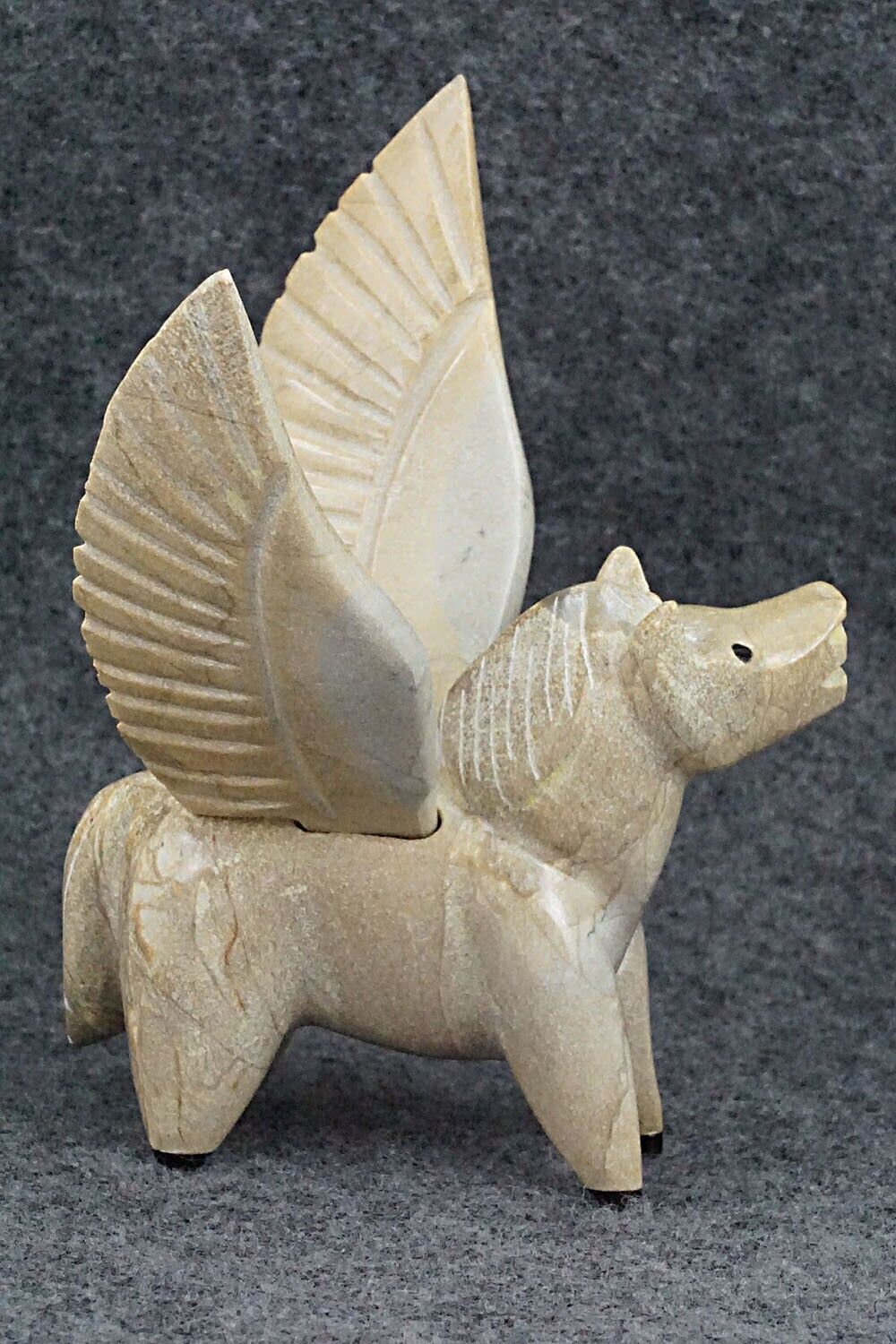 Pegasus Horse Zuni Fetish Carving - Enrike Leekya