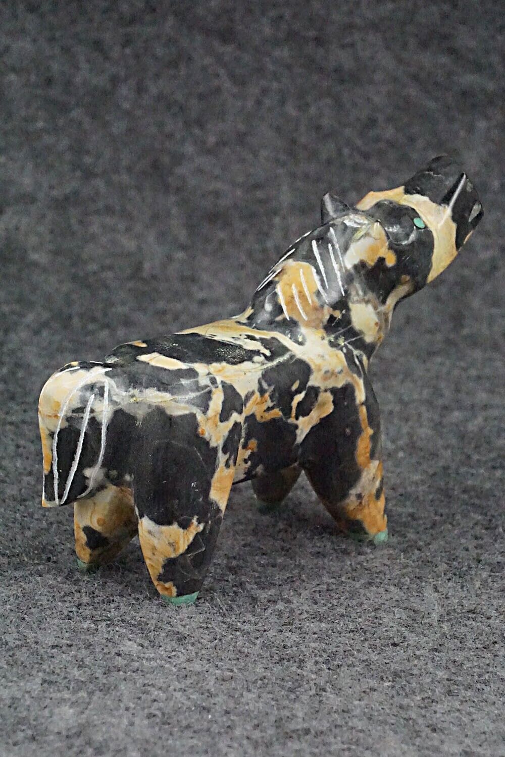 Horse Zuni Fetish Carving - Enrike Leekya