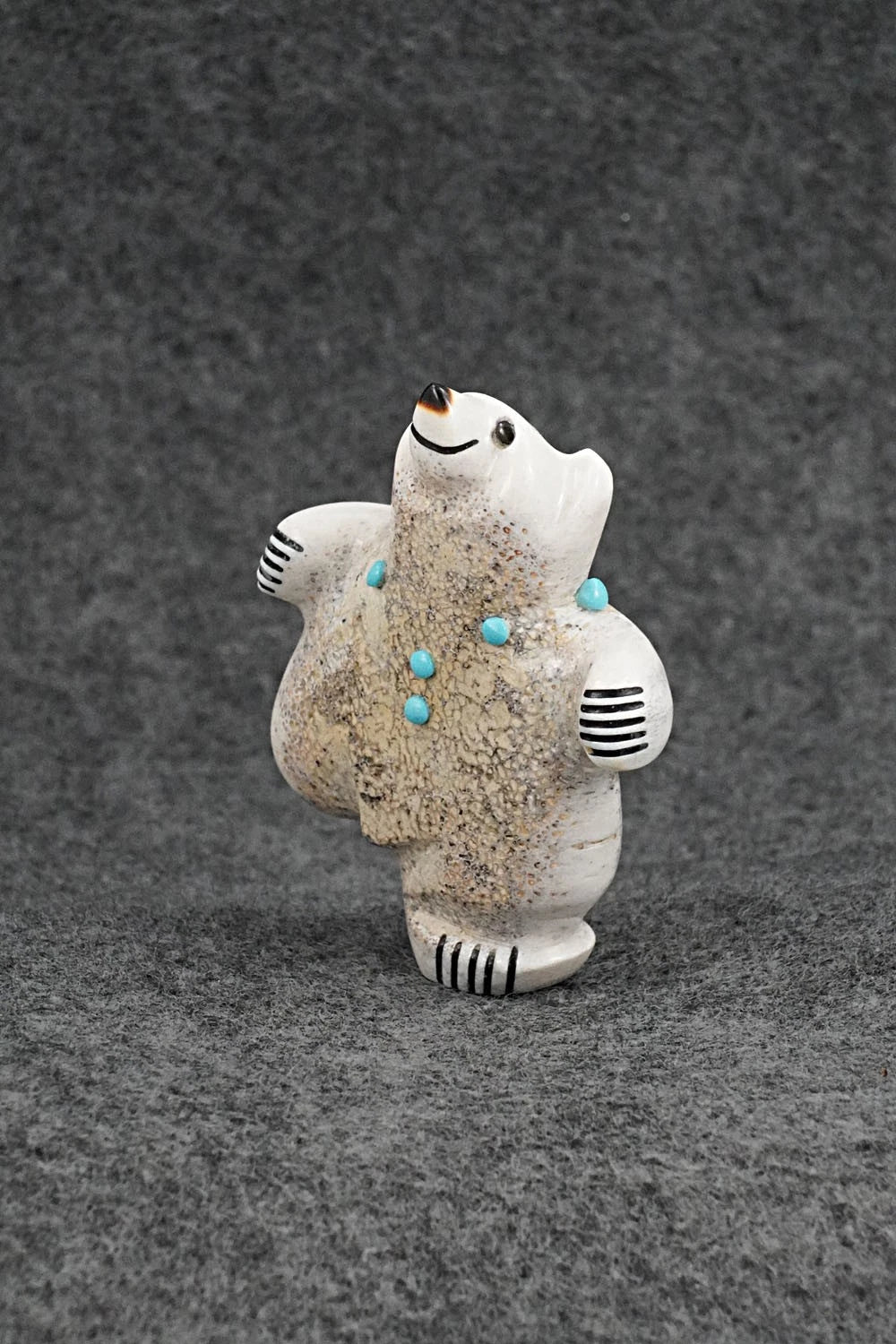 Bear Zuni Fetish Carving - Claudia Peina