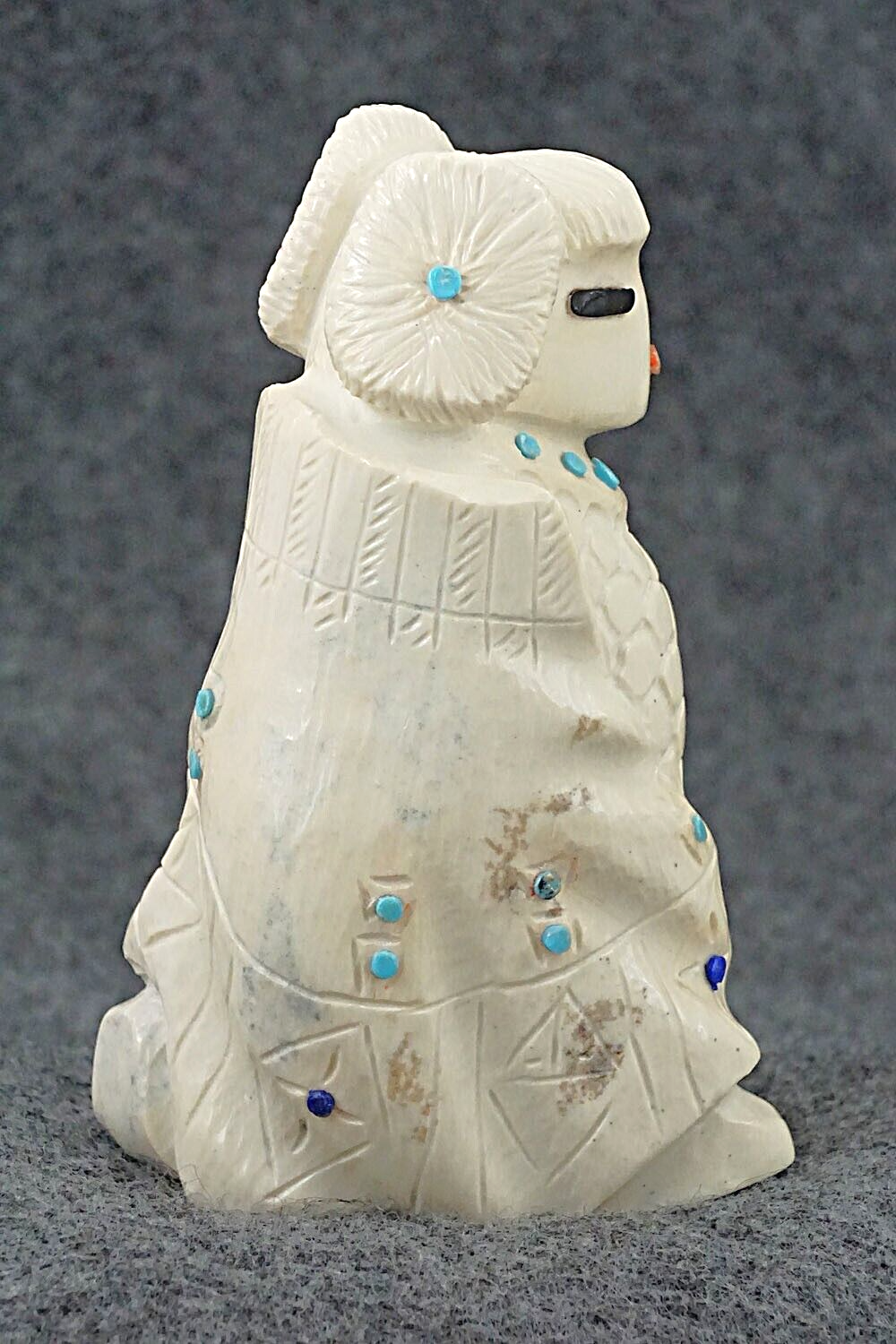 Corn Maiden Zuni Fetish Carving - Derrick Kaamasee
