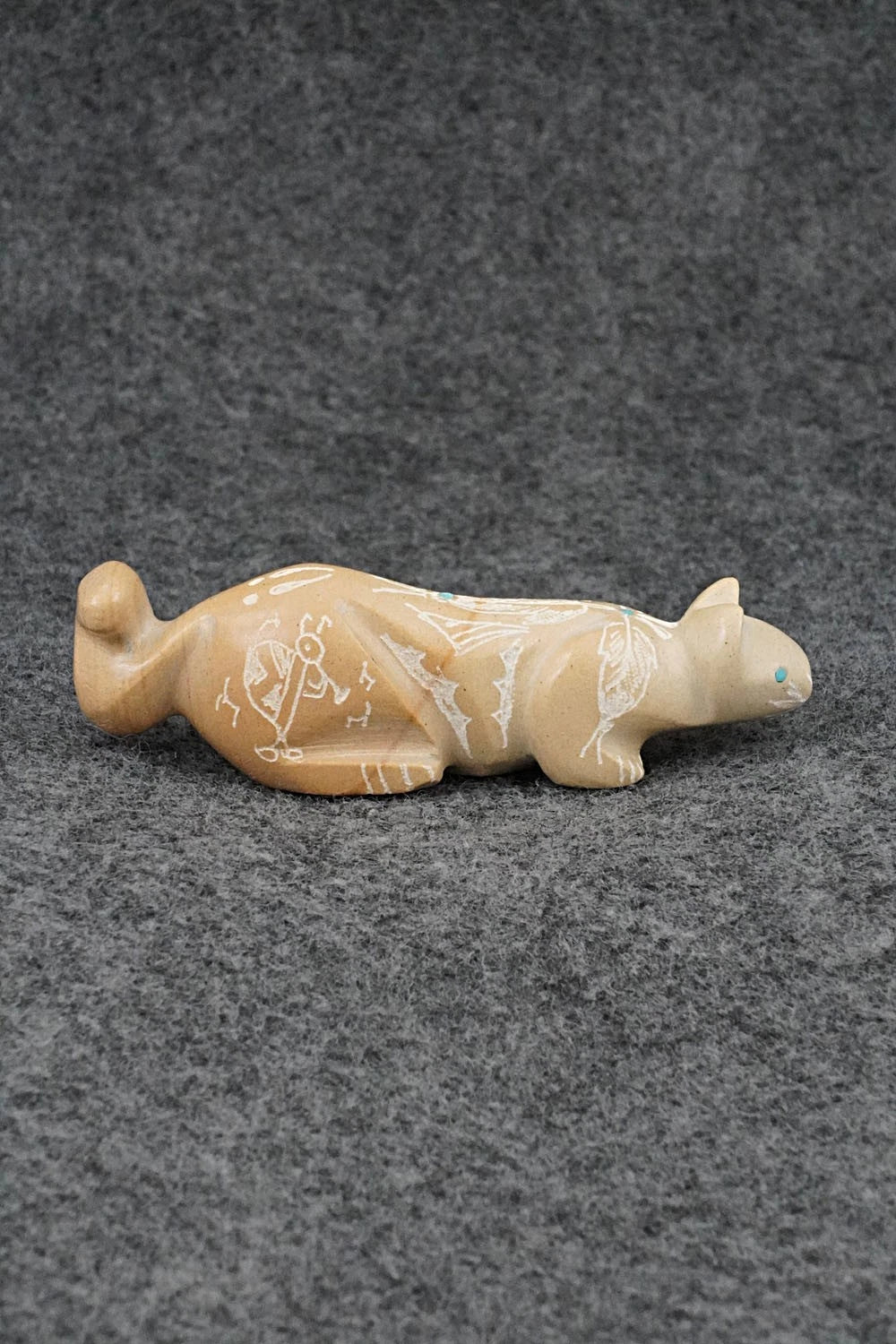 Mountain Lion Zuni Fetish Carving - Adrian Cachini