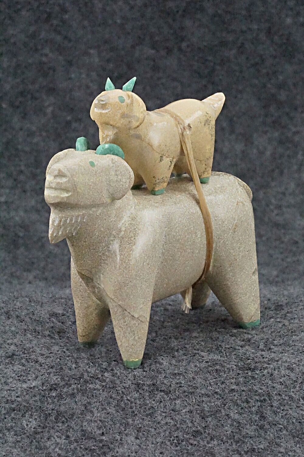 Goat with Kid Zuni Fetish Carving - Enrike Leekya