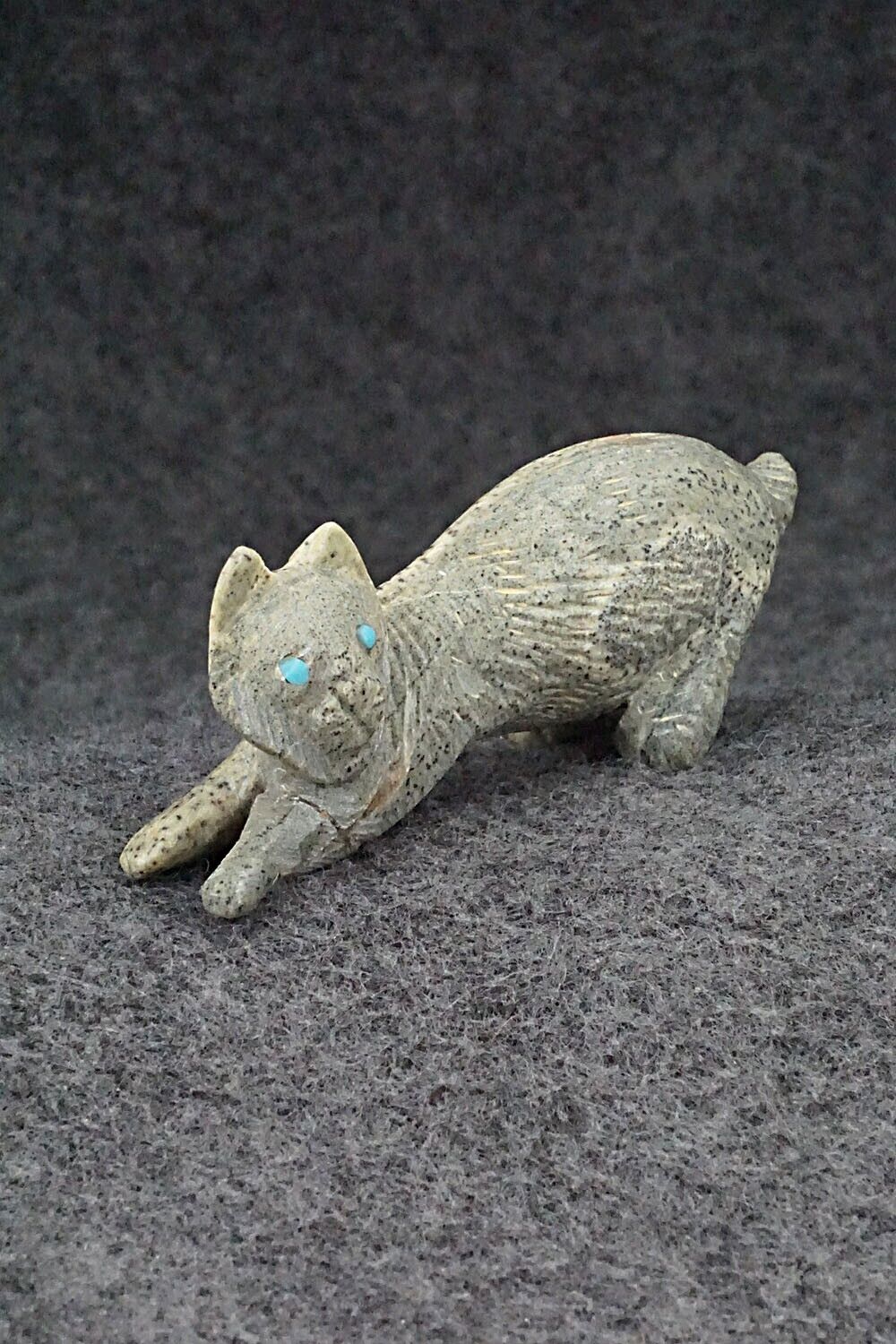 Bobcat Zuni Fetish Carving - Wilfred Cheama