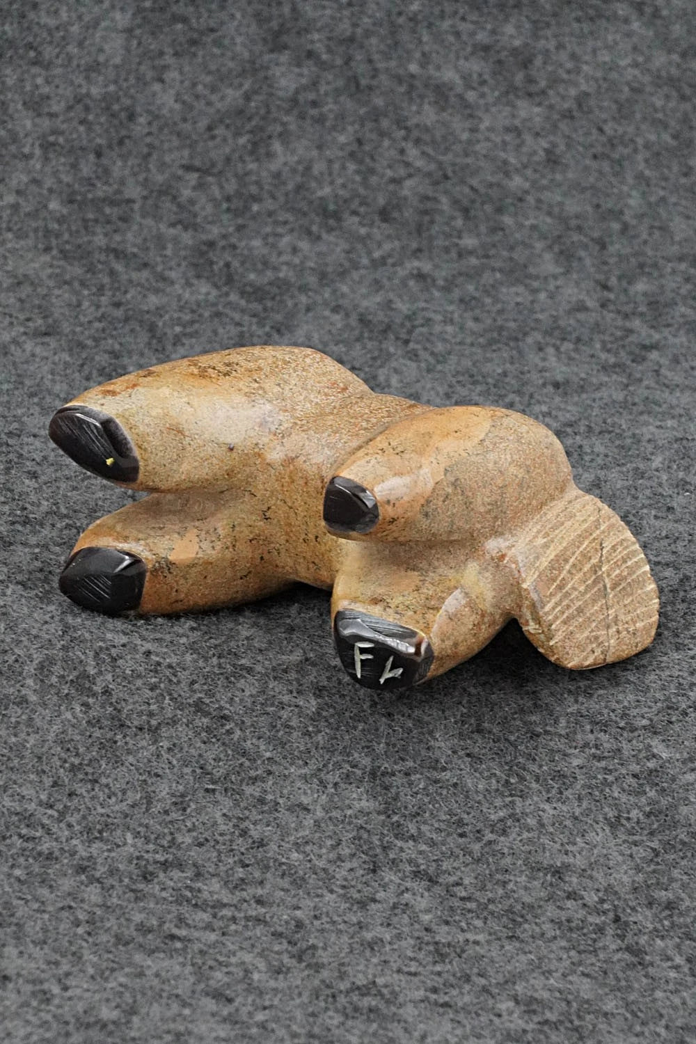 Horse Zuni Fetish Carving - Freddie Leekya