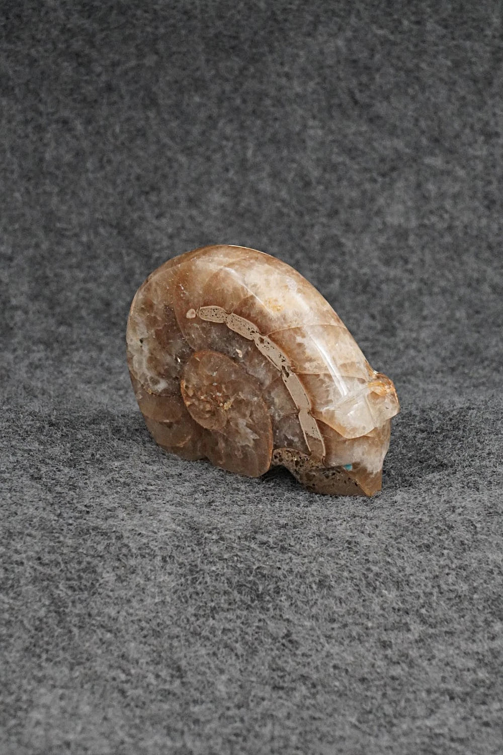 Bear Zuni Fetish Carving - Kenric Laiwakete