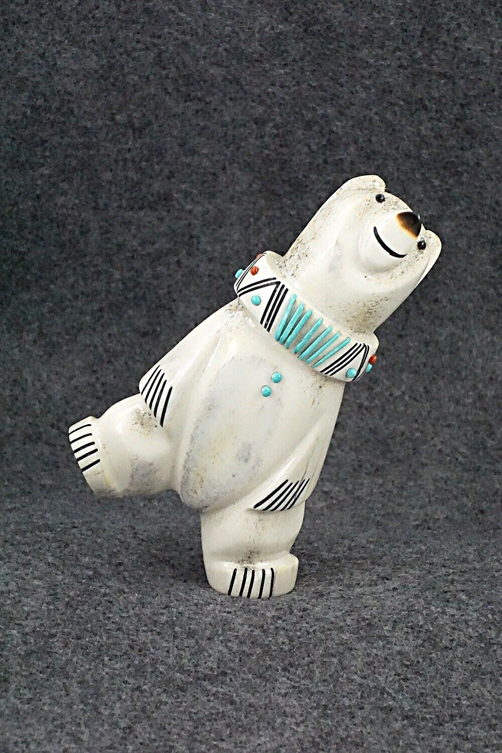 Bear Zuni Fetish Carving - Claudia Peina