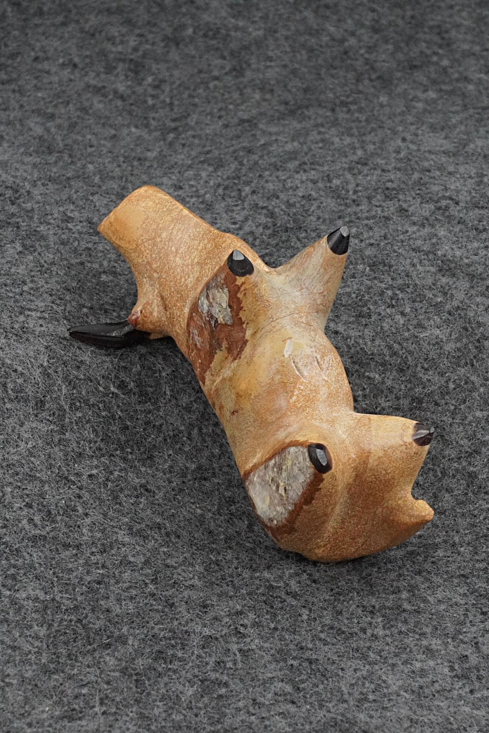 Bull Zuni Fetish Carving - Enrike Leekya