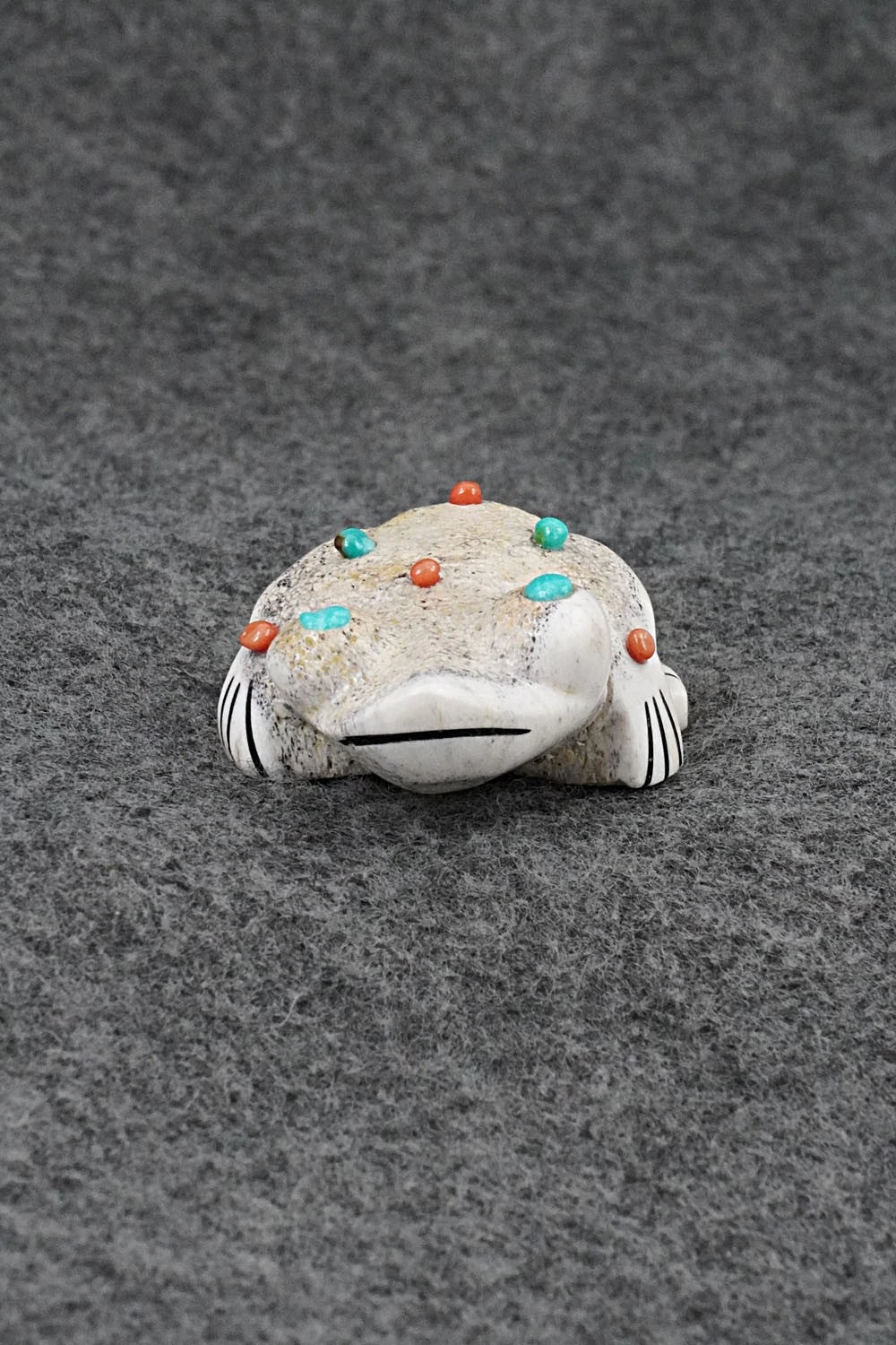 Frog Zuni Fetish Carving - Claudia Peina