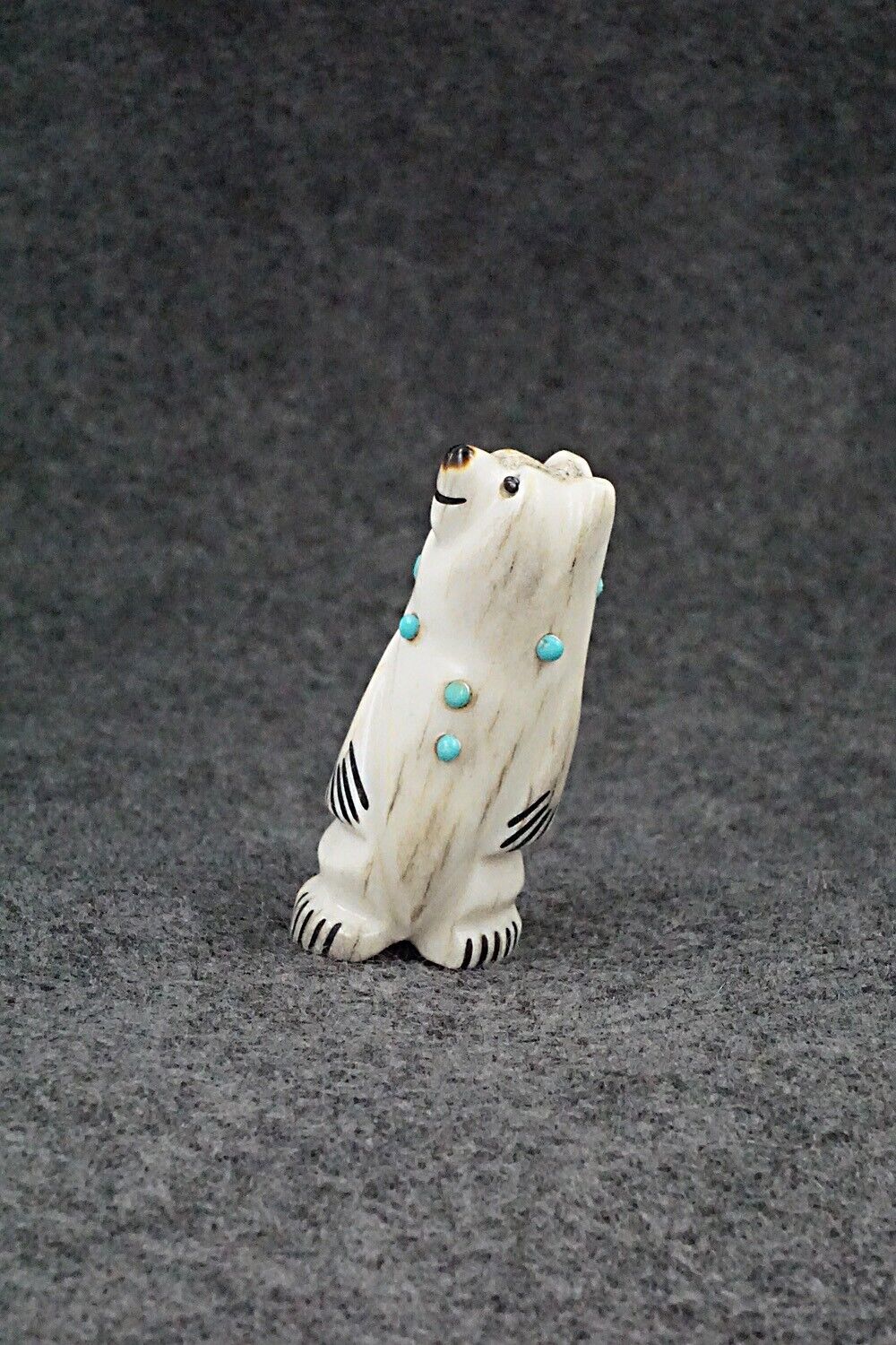 Bear Zuni Fetish Carving - Claudia Peina