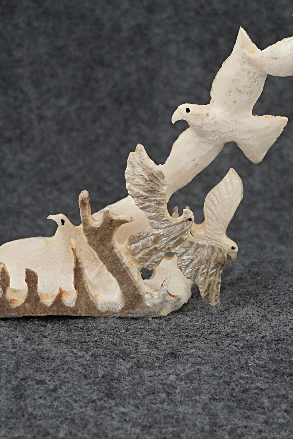 Eagles Zuni Fetish Carving - Ruben Najara