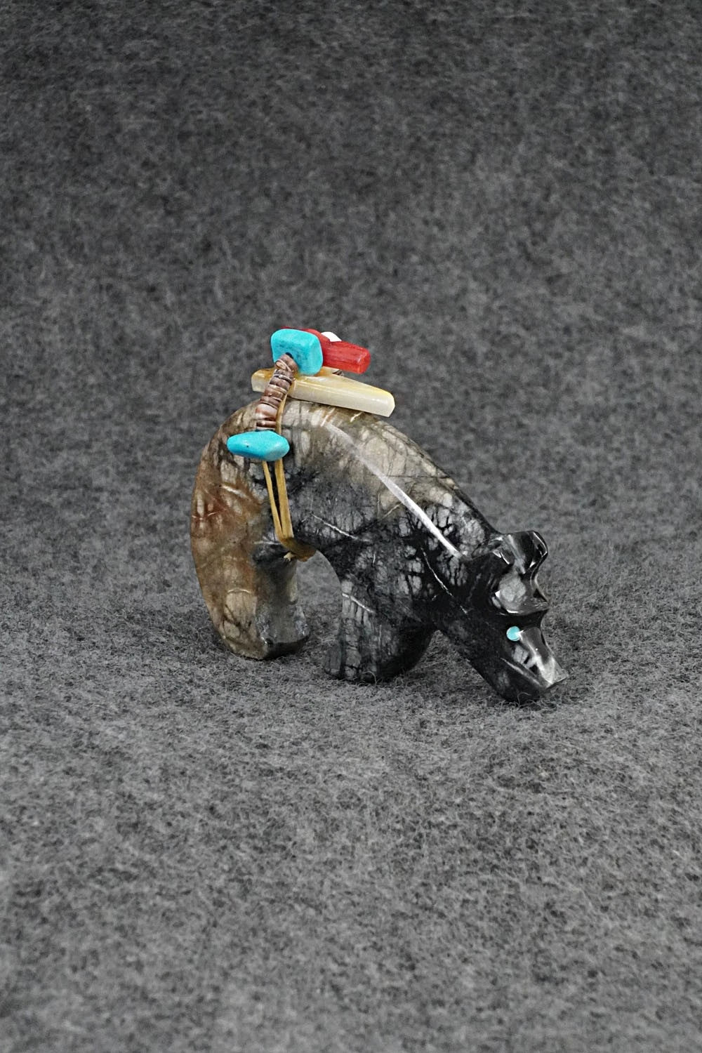 Bear Zuni Fetish Carving - Rodney Laiwakete