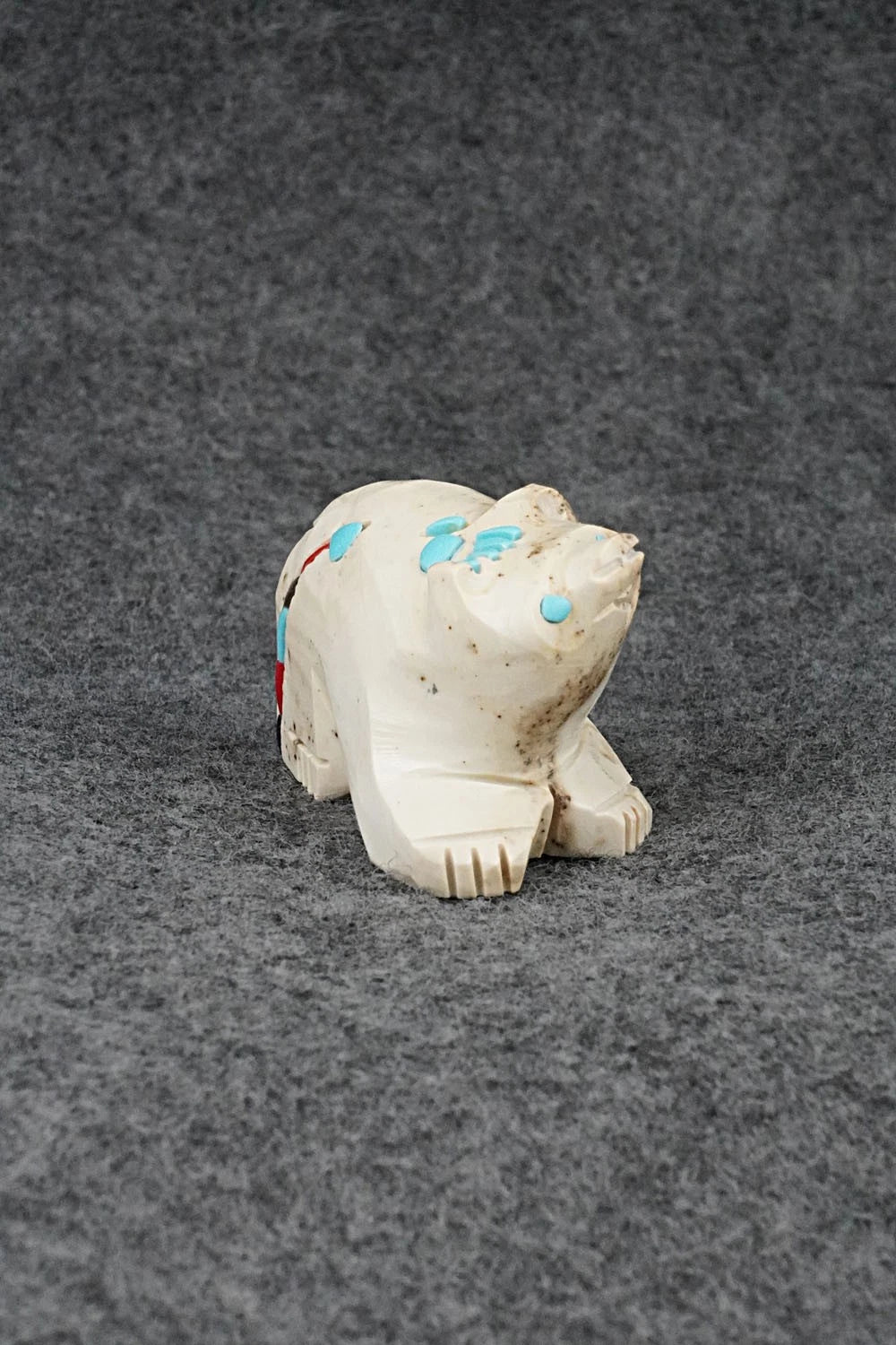 Bear Zuni Fetish Carving - Dannette Laate