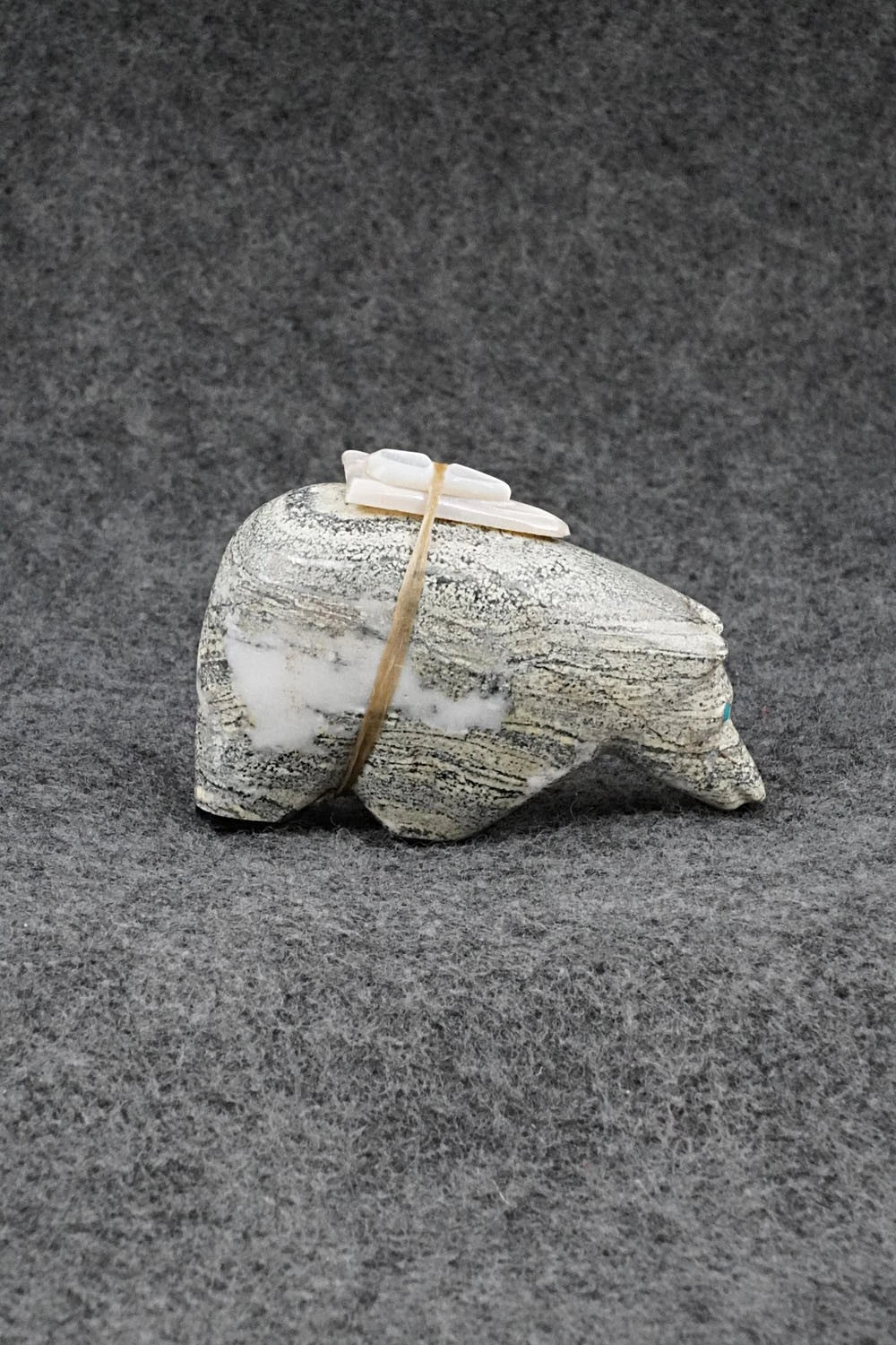 Bear Zuni Fetish Carving - Delvin Leekya