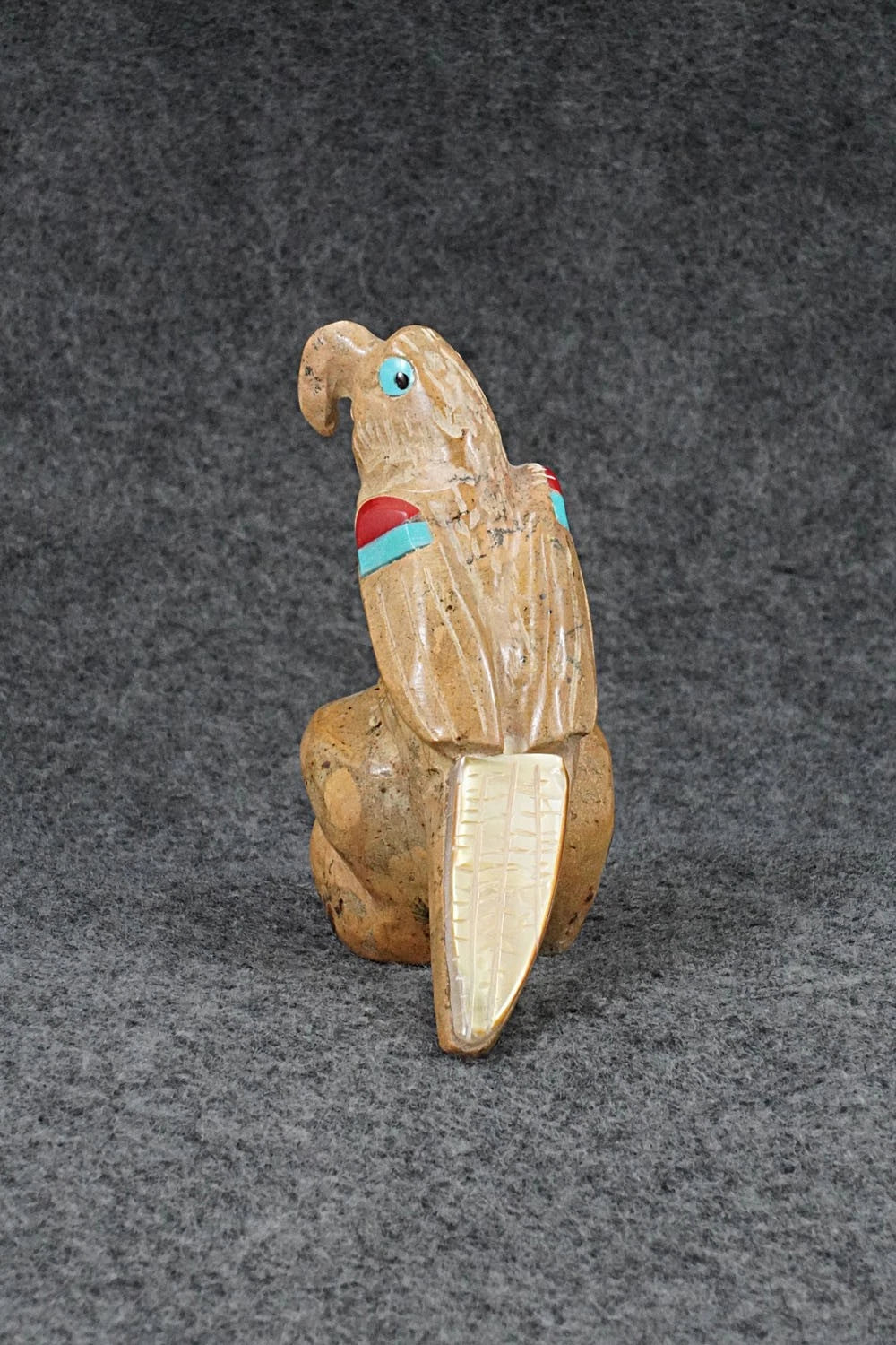 Parrot Zuni Fetish Carving - Freddie Leekya