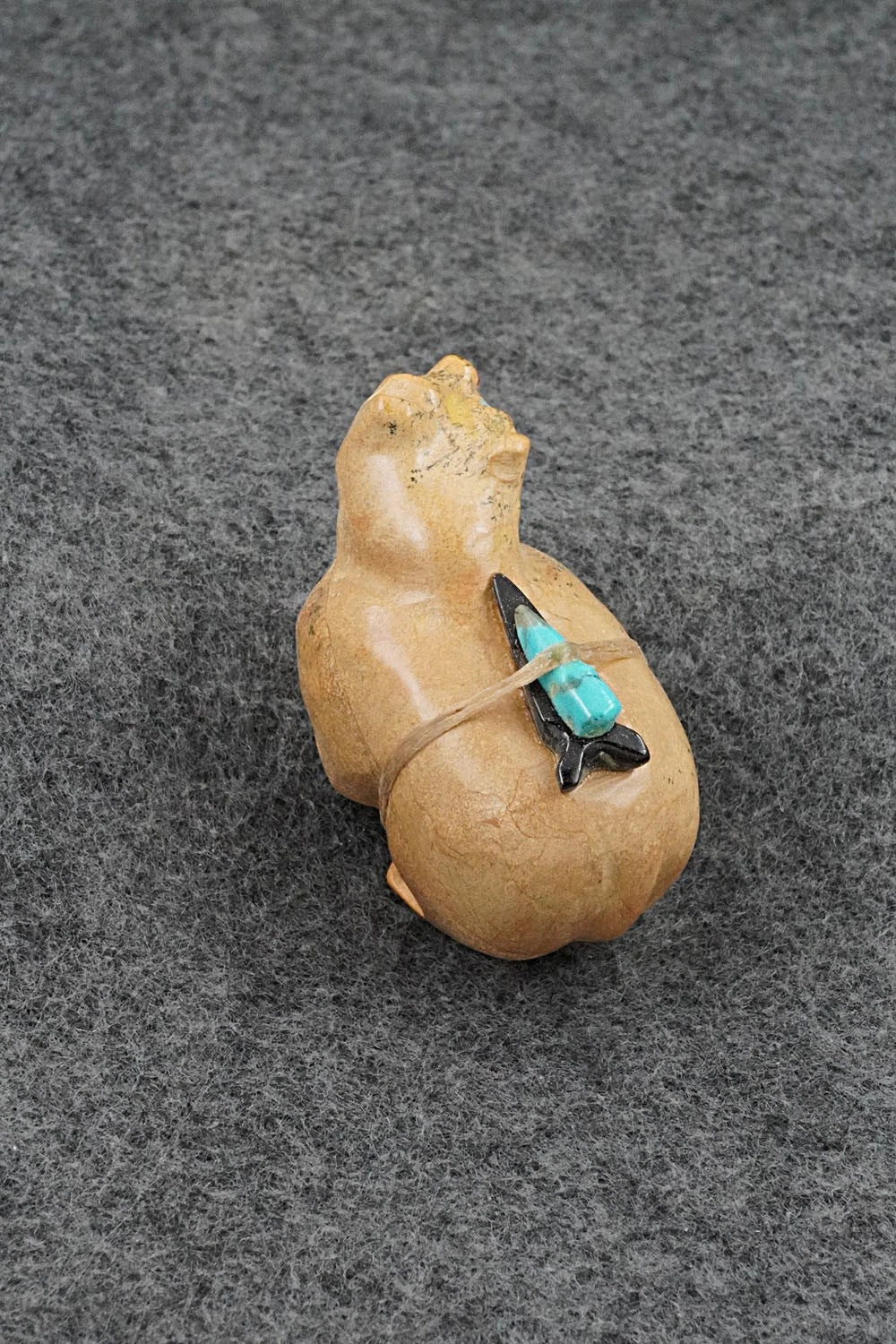 Bear Zuni Fetish Carving - Freddie Leekya