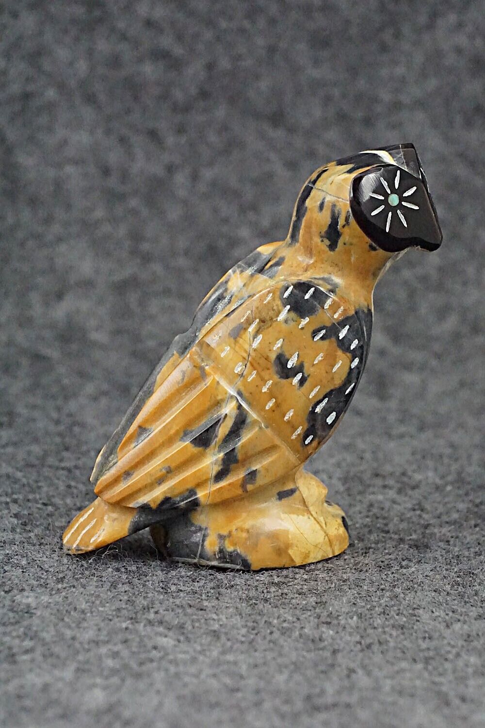 Owl Zuni Fetish Carving - Enrike Leekya