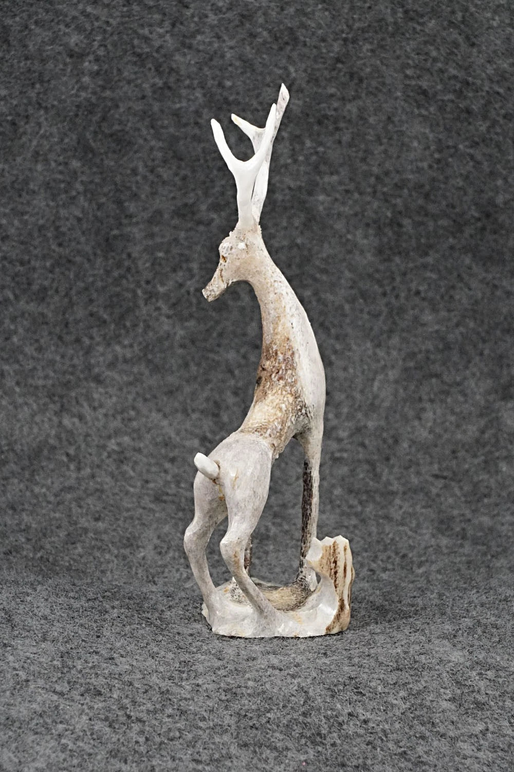 Deer Zuni Fetish Carving - Ruben Najera