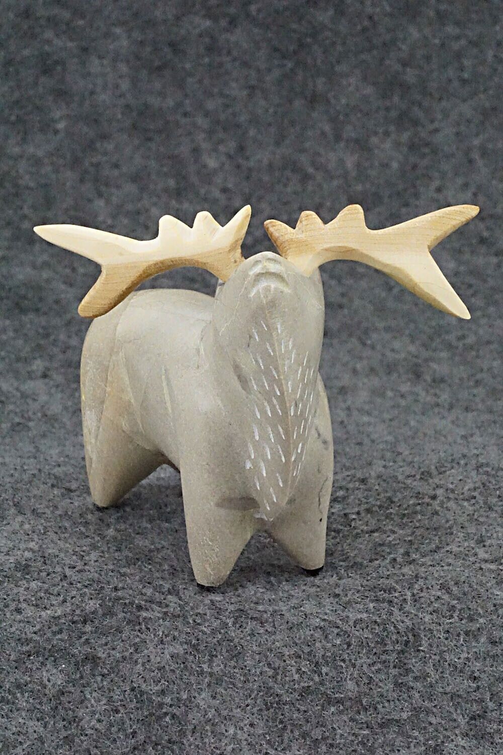 Elk Zuni Fetish Carving - Enrike Leekya