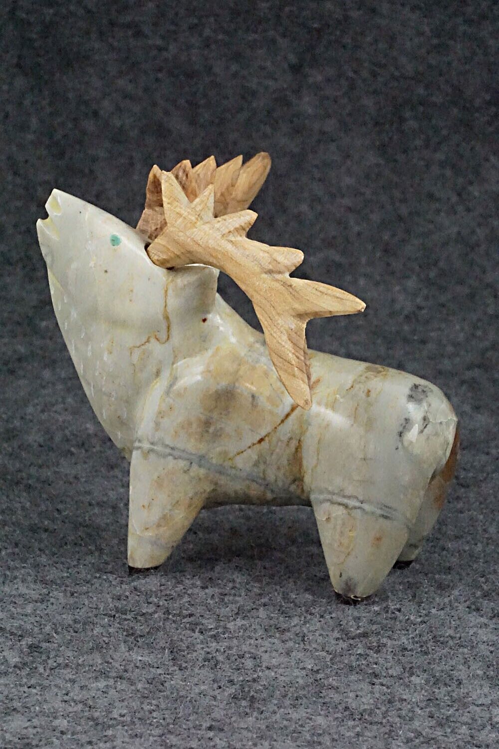 Elk Zuni Fetish Carving - Enrike Leekya