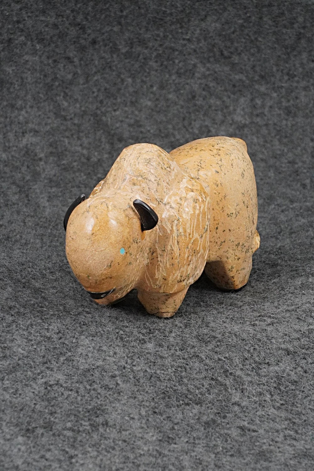 Buffalo Zuni Fetish Carving - Freddie Leekya