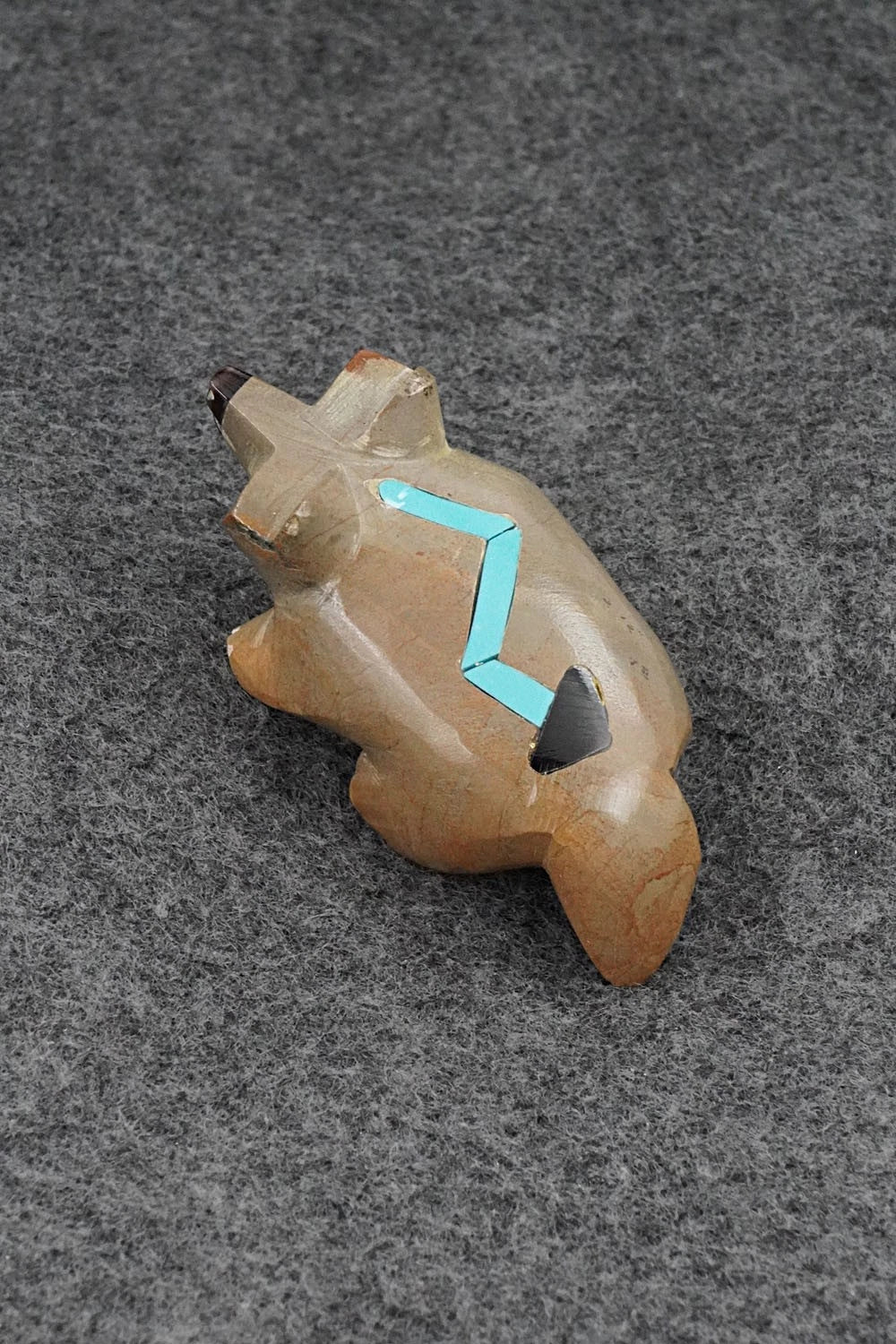 Badger Zuni Fetish Carving - Enrike Leekya