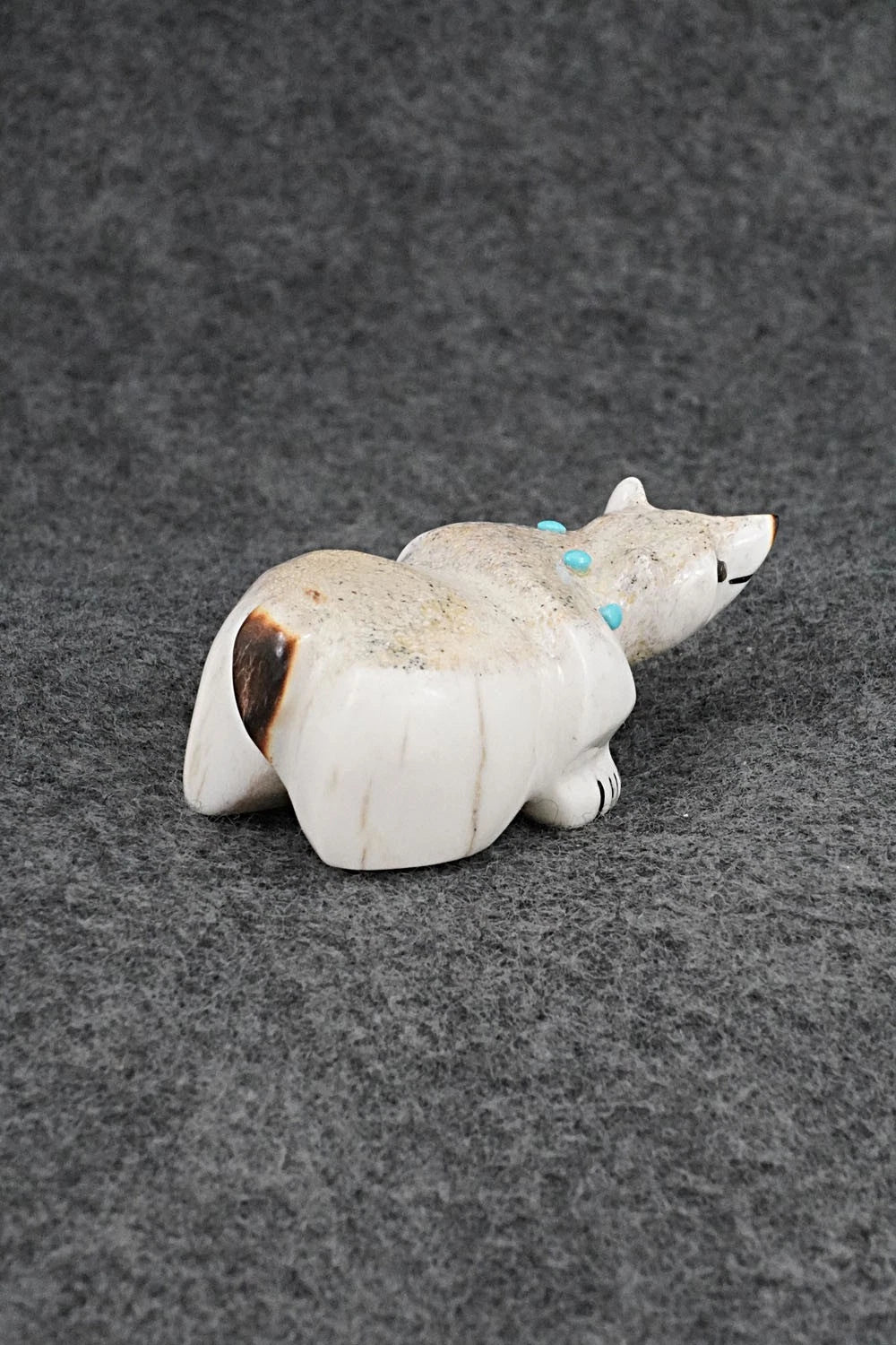 Bear Zuni Fetish Carving - Claudia Peina