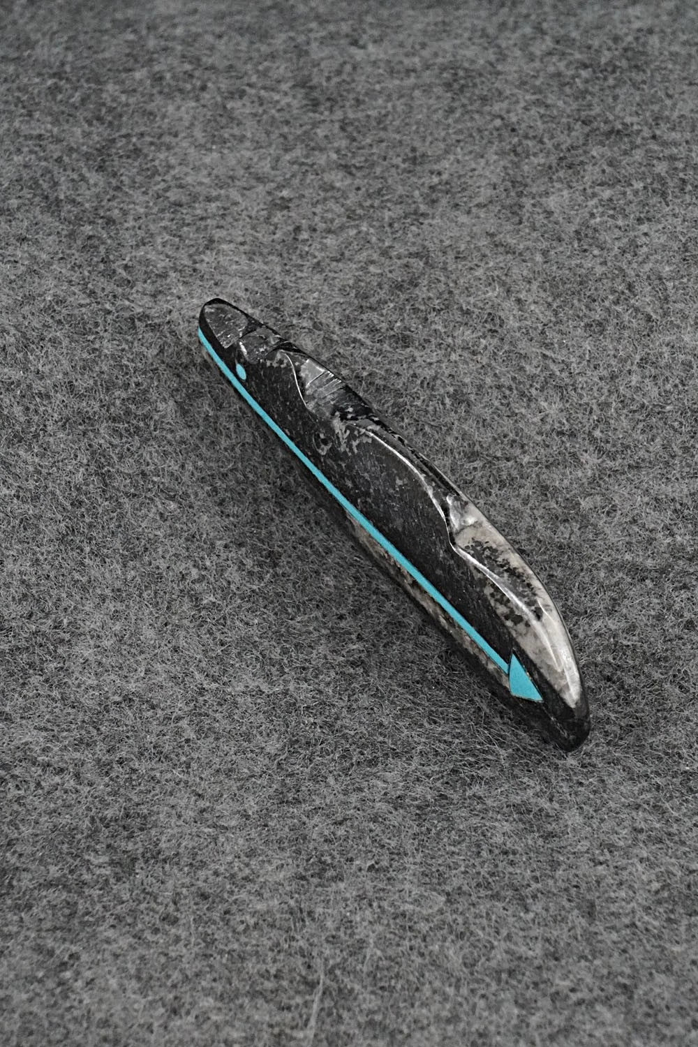 Bear Zuni Fetish Carving - Bernard Laiwakete