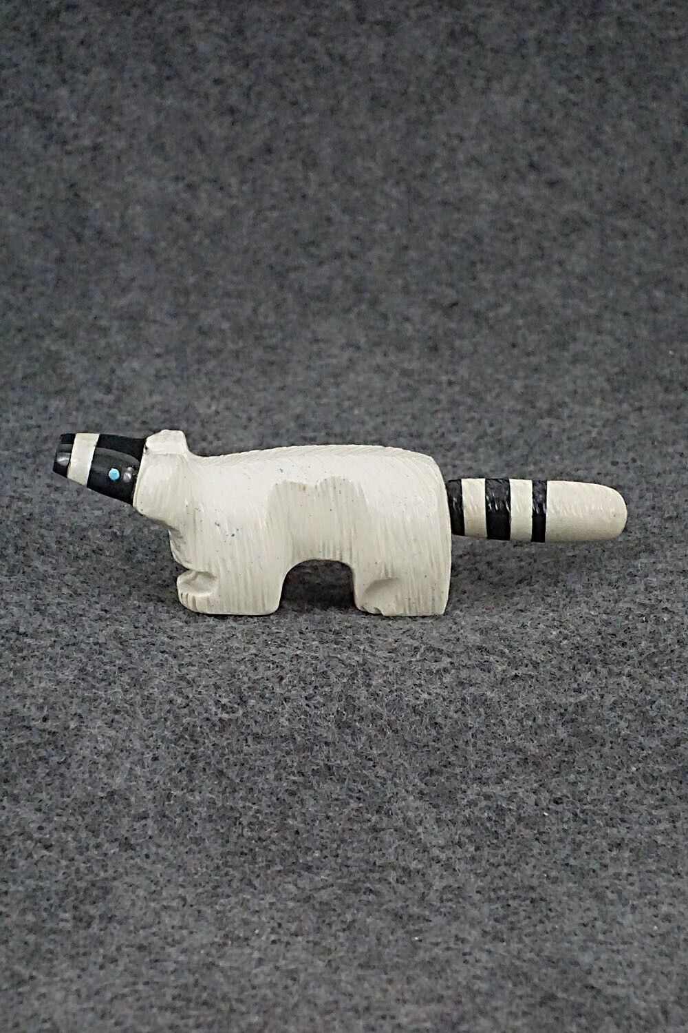 Raccoon Zuni Fetish Carving - Susette Lementino